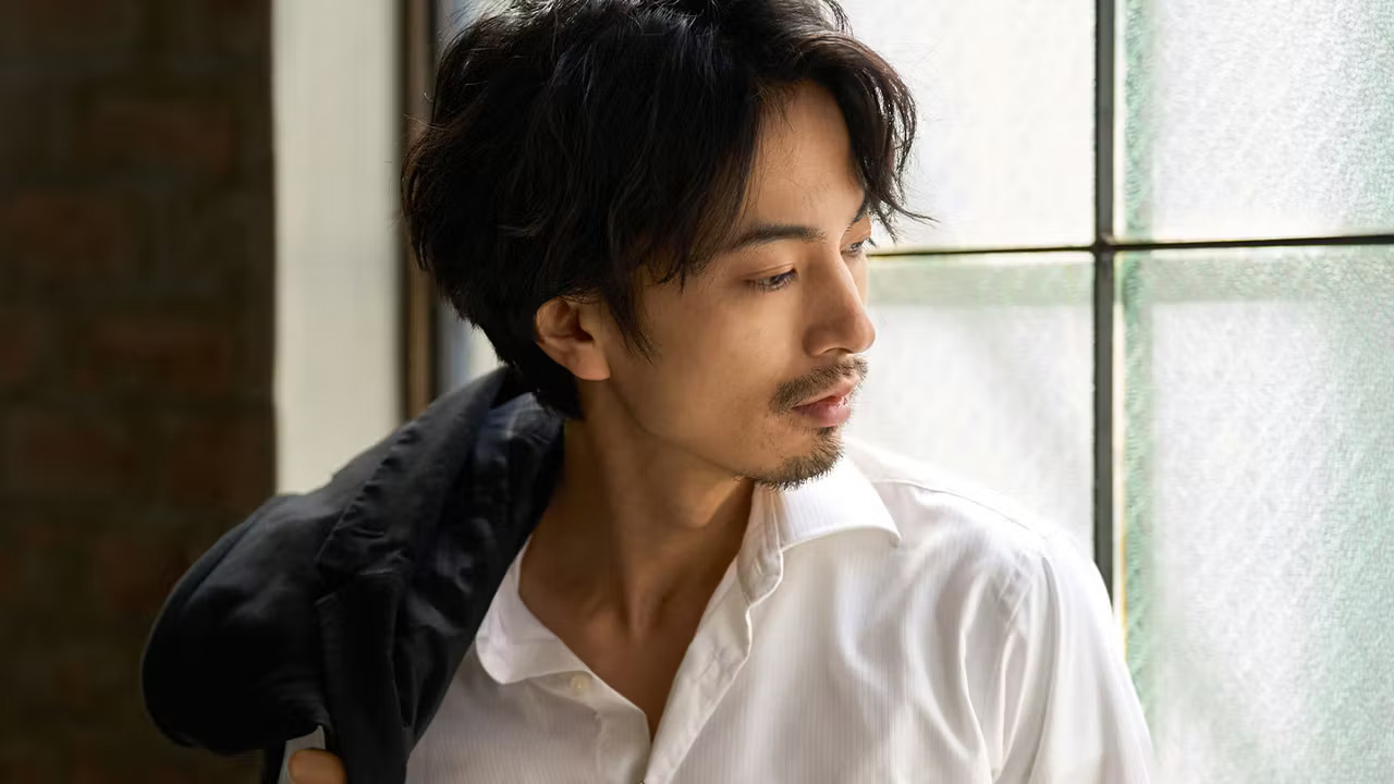 おしゃれなヒゲの男性の写真