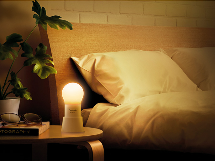 イメージ：寝室の常夜灯として使用する様子