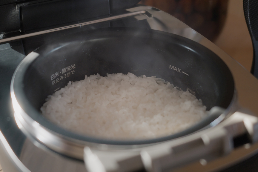 フォトギャラリー：炊飯器02　炊き立てご飯イメージ