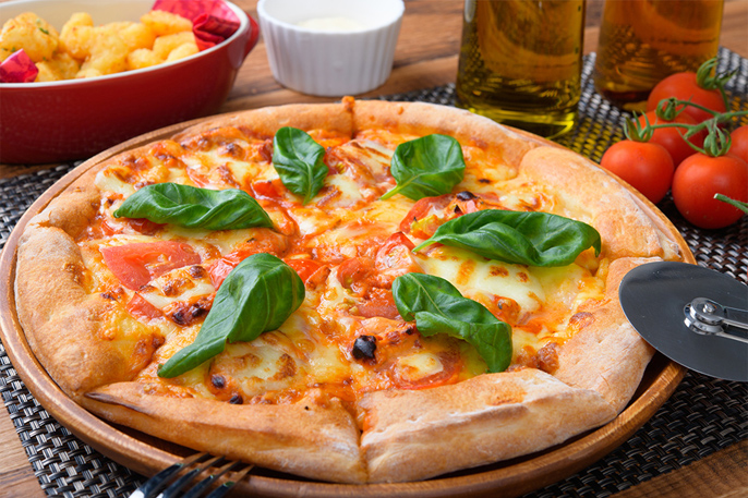 ピザを美味しく焼き上げるコツは「高温で一気に！」