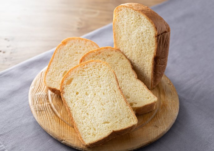 写真：スライスされた食パンのイメージ