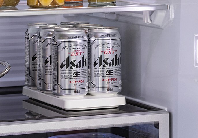 写真：冷蔵庫に「ストックマネージャー」を使用してビールが置かれているイメージ