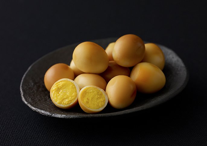 写真：うずらの卵の燻製のイメージ