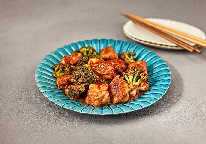 写真：鶏とブロッコリーのケチャうまチリ炒めのイメージ