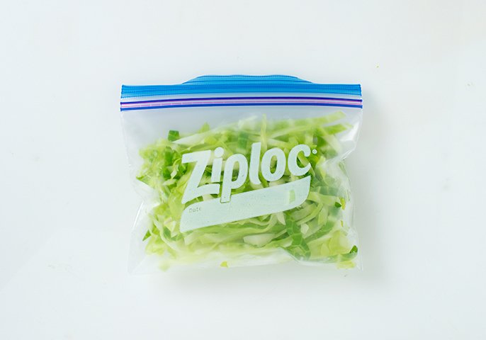 写真：冷凍保存袋に入ったキャベツのイメージ