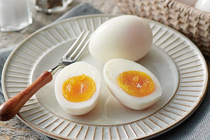 写真：ゆで卵のある食卓