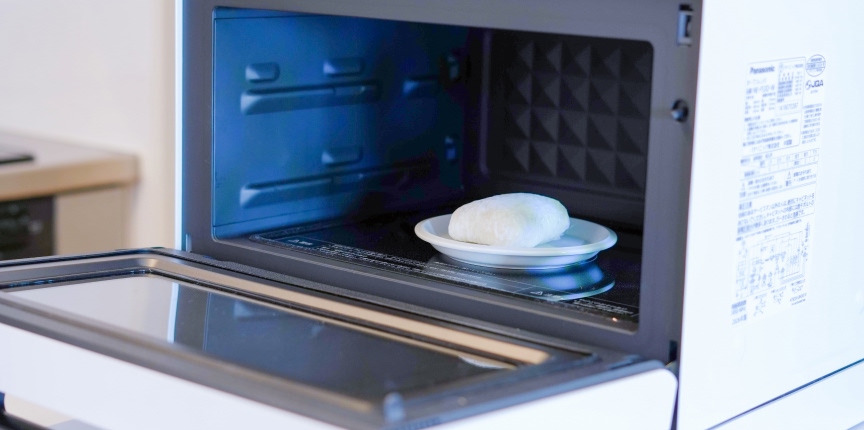 写真：白米を解凍する様子