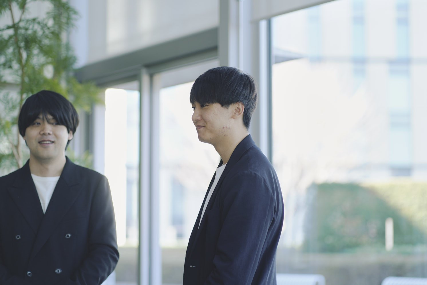 消費行動に対する考えの変化について話す藤原大志の写真