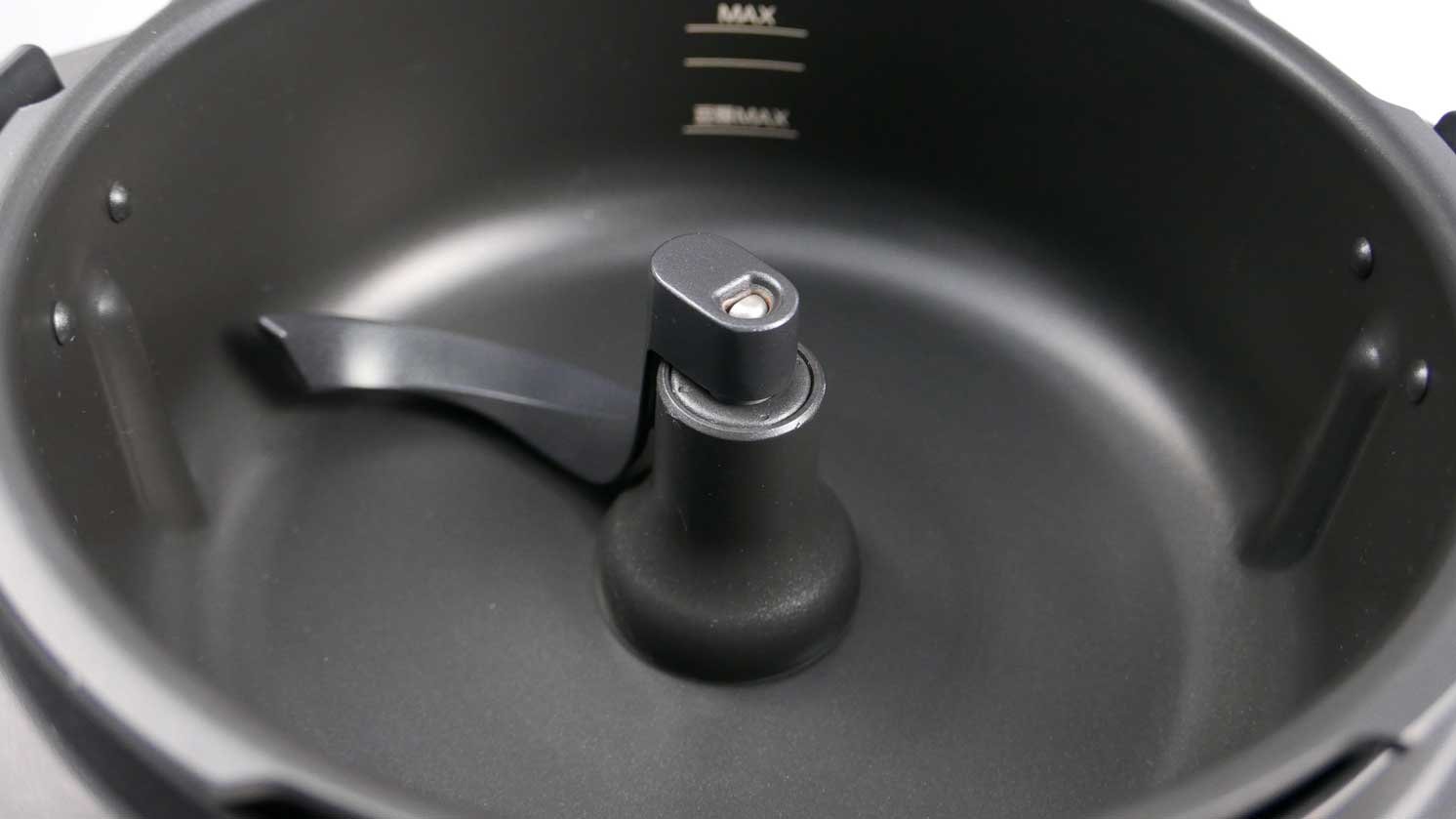 オートクッカーの鍋底の写真