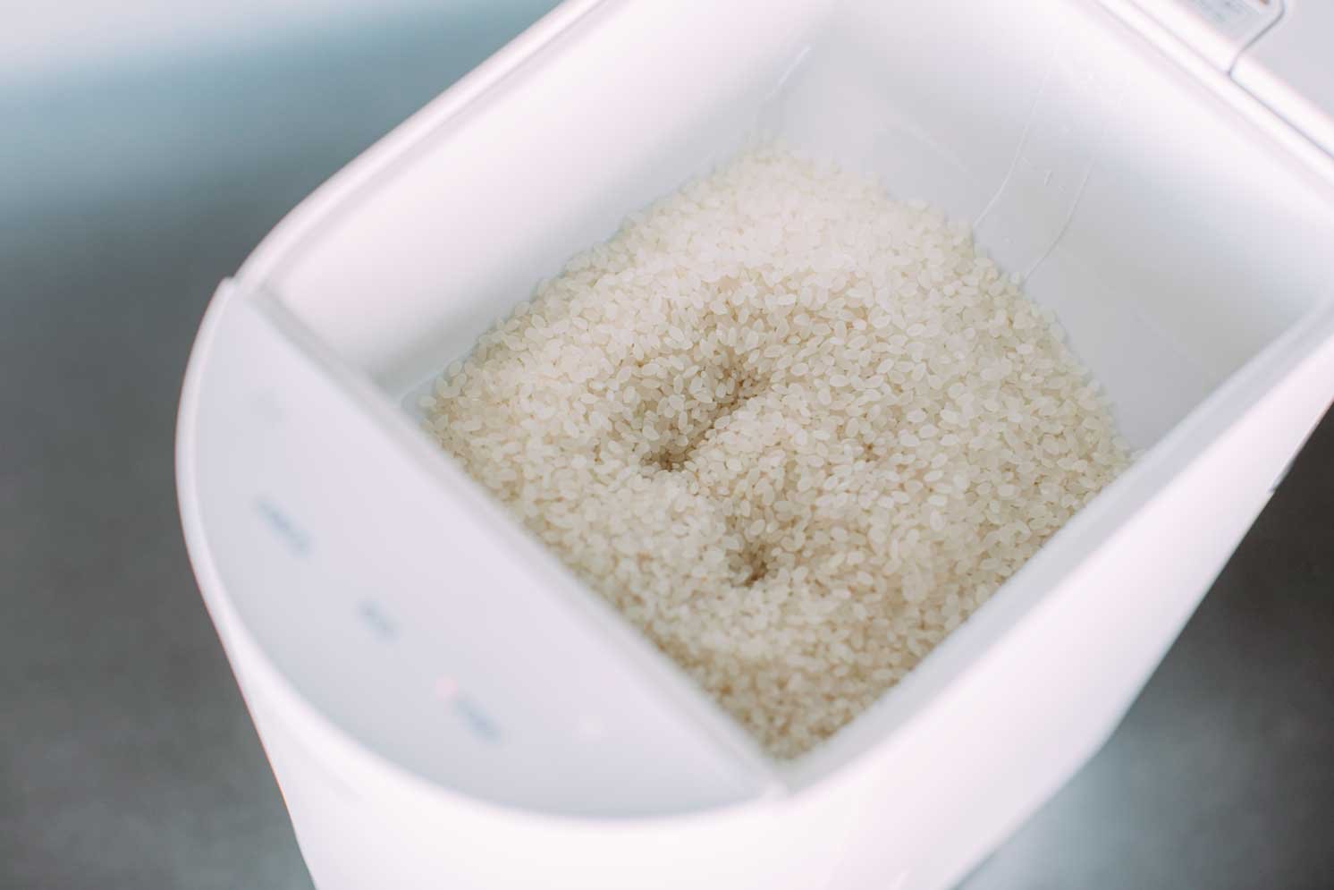 自動計量IH炊飯器 SR-AX1の内部の写真