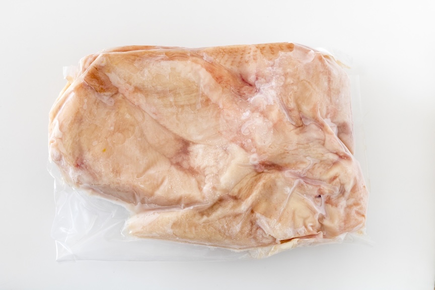 真空パックされた鶏肉の写真