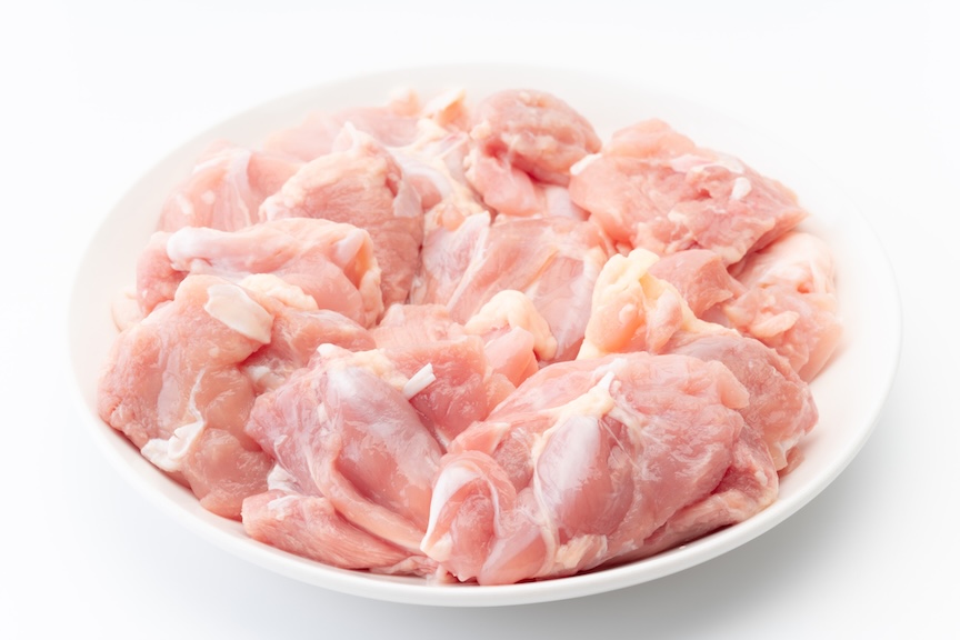 カットされた鶏肉の写真