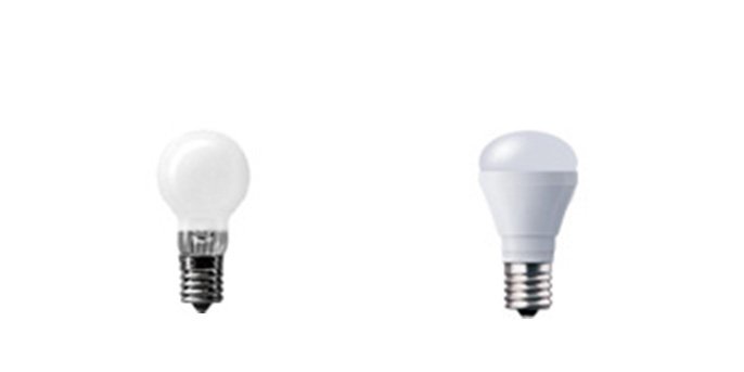 ミニクリプトン電球（白熱電球）と小形電球タイプのLED電球の写真