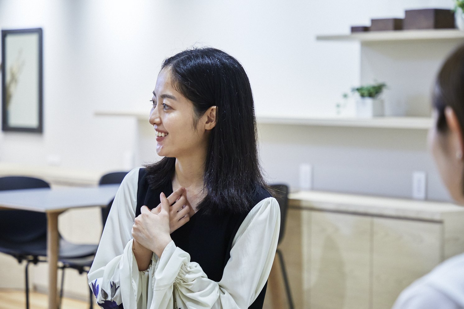 家電の技術の進化について話すハヤカワ五味さんの写真