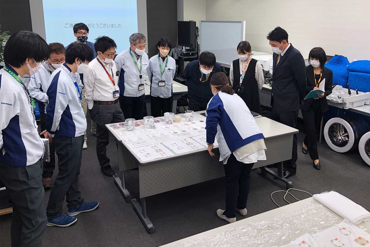 引きで撮った2021年12月にパナソニック草津拠点で実施された合同試験の様子の写真