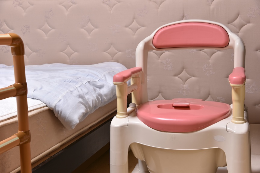 樹脂製タイプのポータブルトイレの写真