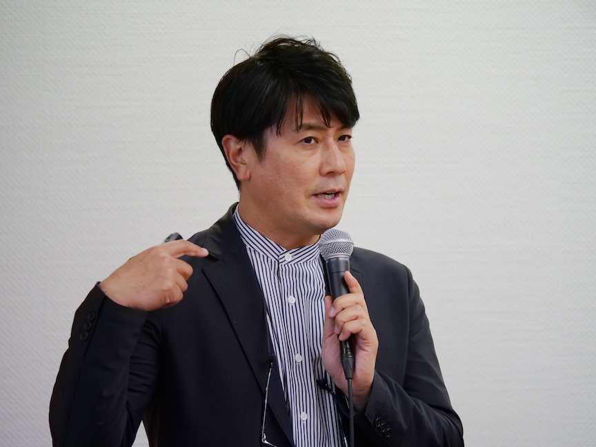 「犯罪組織は隙のある人を狙ってくる」と語る佐々木さんの写真
