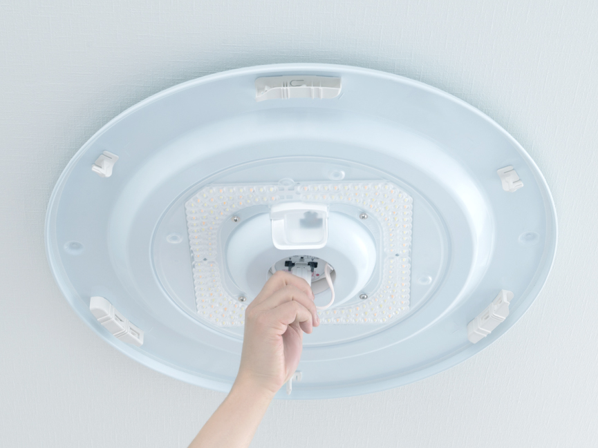 ③電源コードを差し込む