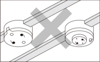 埋込ローゼット・丸型引掛シーリングを外部配線している天井