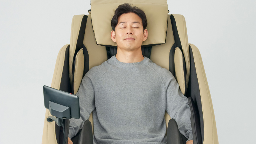 首・肩・腕全体のマッサージ