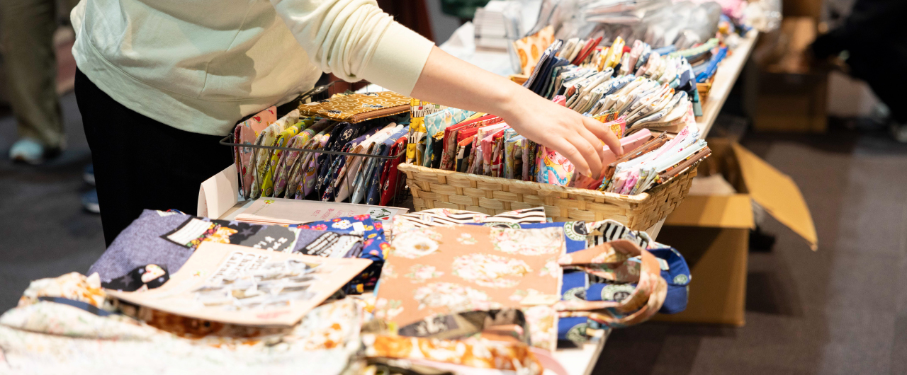 チャリティマーケットの様子です。