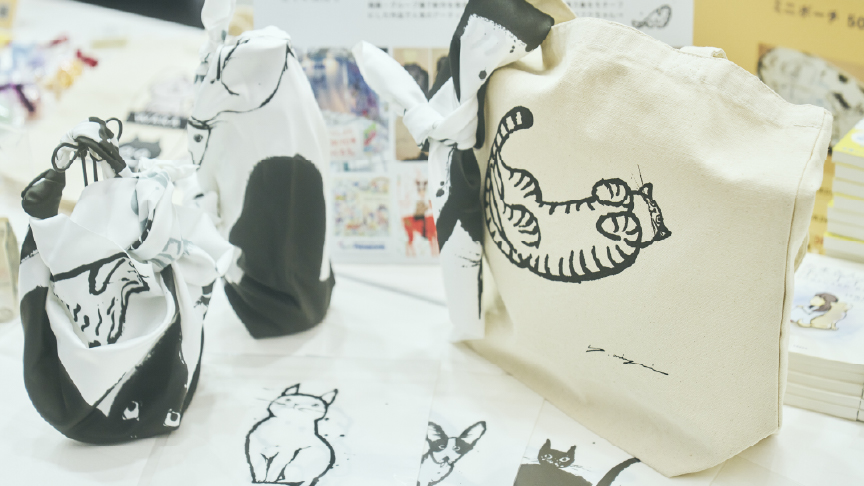 チャリティマーケットで販売されているグッズの写真です