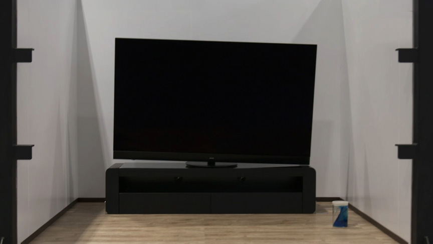 大画面でも倒れにくいテレビ。