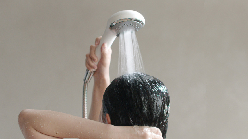 水の力を高めて、髪を美しくする。