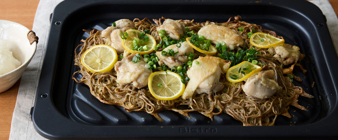写真：グリルチキン瓦焼きそば