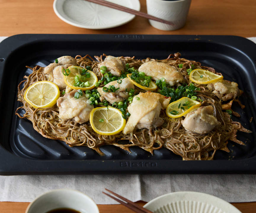 写真：グリルチキン瓦焼きそば