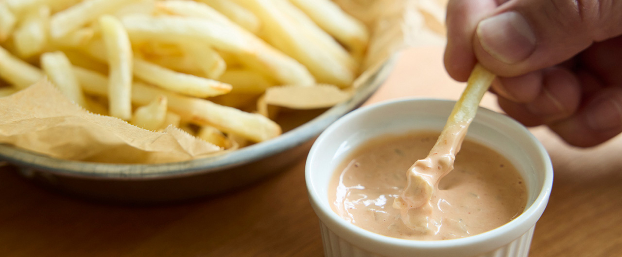 写真：フライドポテト＆サウザンアイランドソース