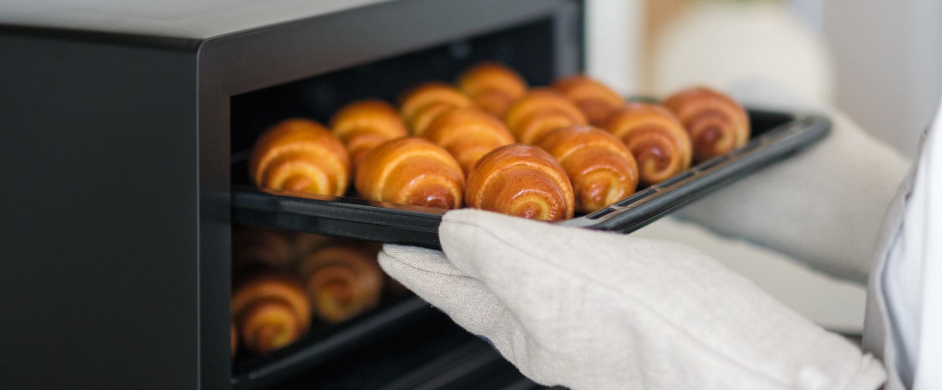 「オーブン機能」のメインビジュアルです。