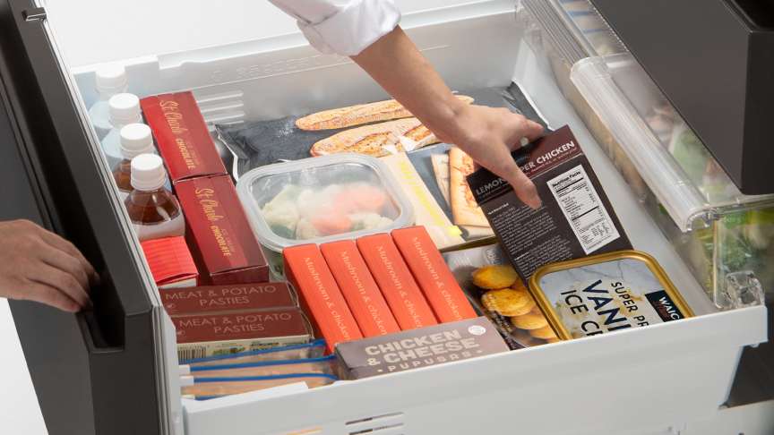 ケース丸ごと引き出せるから、奥まで見えて、取り出しやすい