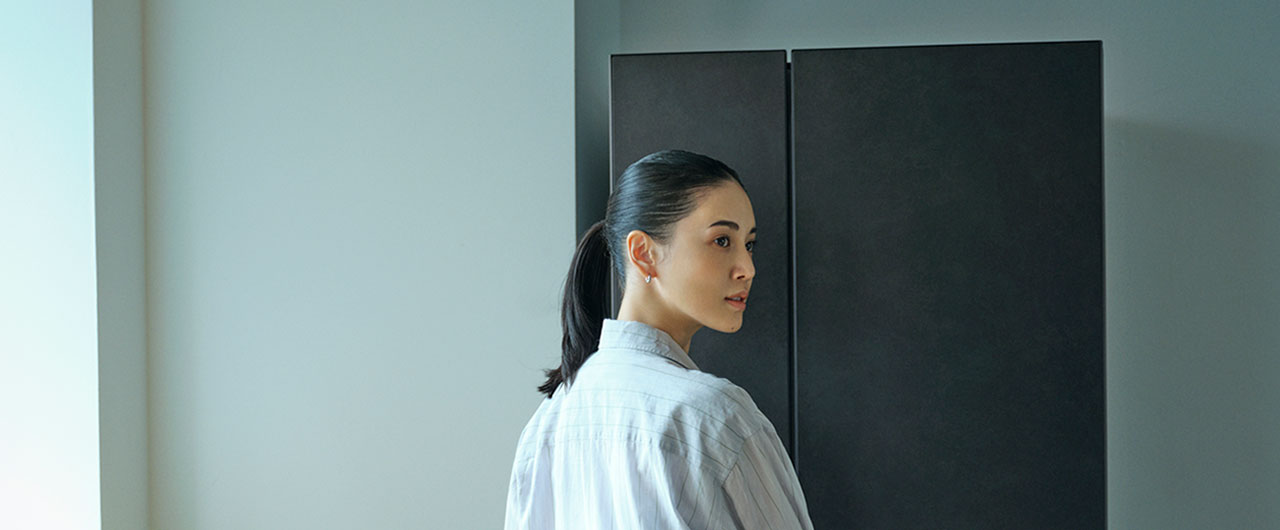 「自分が本当に好きだと思えるものを選ぶ」。モデル・藤井夏恋が新作冷蔵庫「WXタイプ」と考える、心地よい暮らしのつくり方