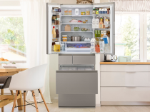 冷蔵室・冷凍室の扉が開いている冷蔵庫の画像です。クリックすると、「実感コンテンツ」にリンクします。