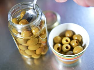 瓶詰めオリーブ