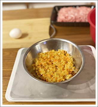 写真：ハンバーグの具材