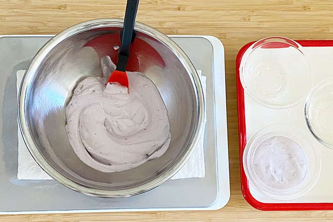 写真：スイーツづくり