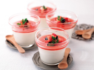 画像：テーブルに並んだデザート