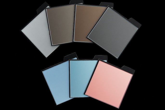 写真：これまでに検討した本体カラー色の例