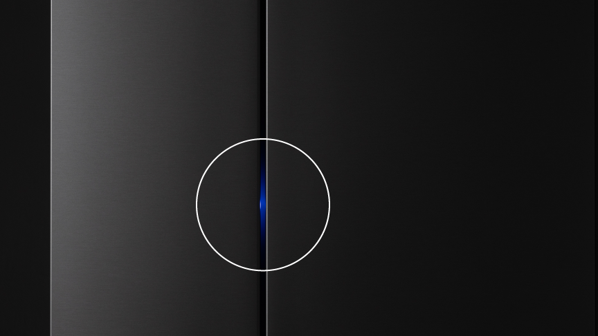 画像：操作パネルのLEDが濃い青色に点灯