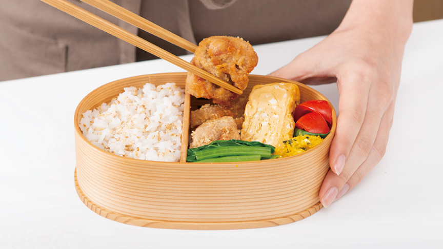 画像：お弁当を作っているイメージ