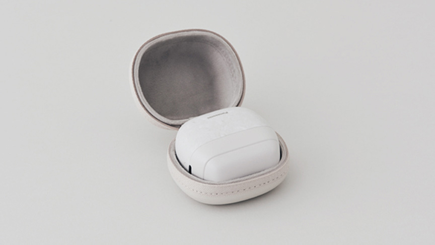 写真：キャリング（セミハード）ケース（レザー調/起毛加工）