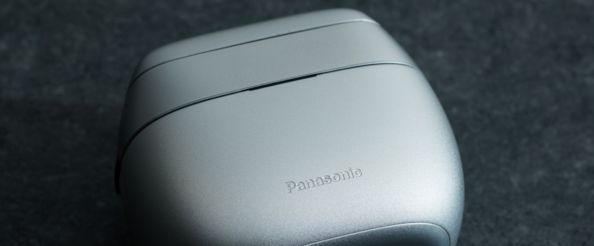 写真：ラムダッシュ パームインPRO 6枚刃 METAL EDITIONのボディ