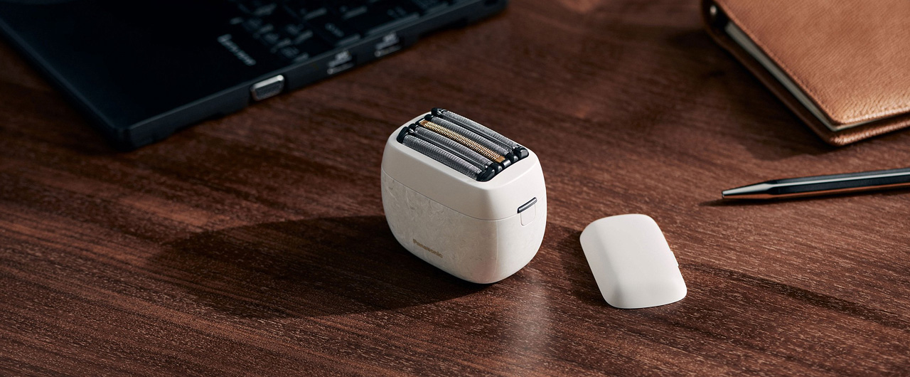 写真：ラムダッシュパームインが机の上に置いてある様子