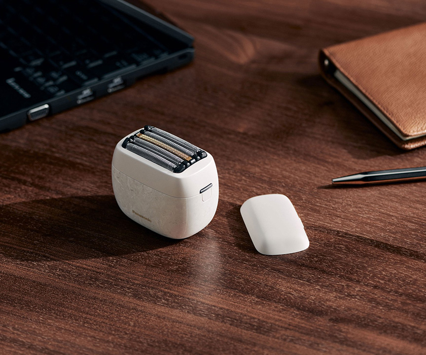 写真：ラムダッシュパームインが机の上に置いてある様子