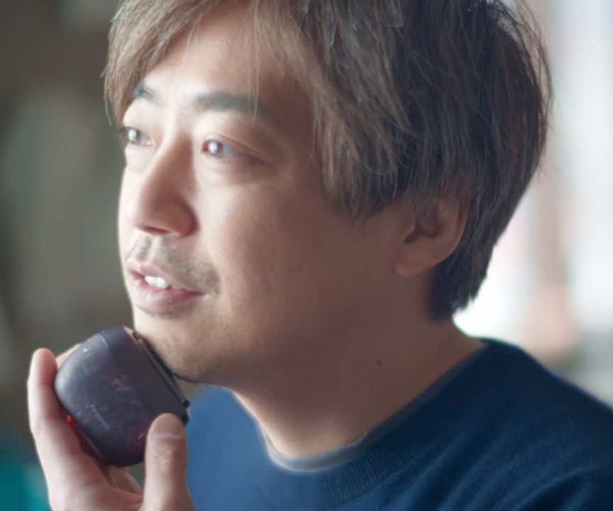 和田山さんにES-PV70を使用していただいている様子