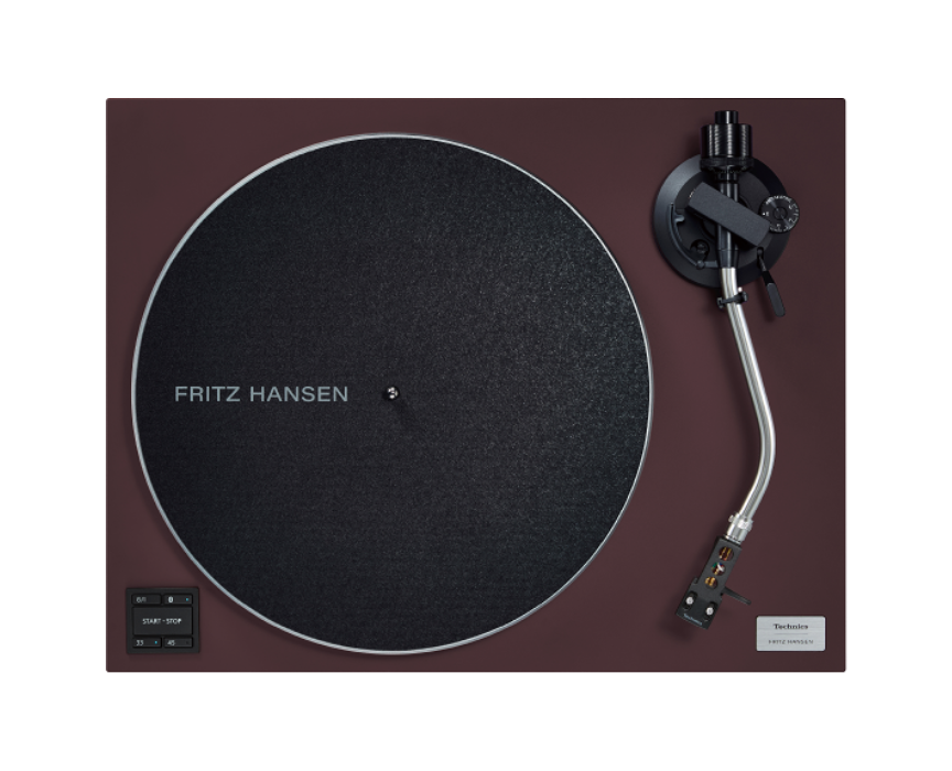 Technics × FRITZ HANSEN コラボレーションモデル SL-40CBTFH