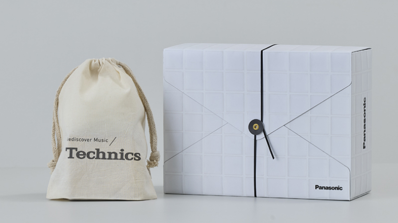 写真：ワイヤレスステレオインサイドホン/ポータブルテレビ（プライベート・ビエラ） ギフトラッピング 無料サービス