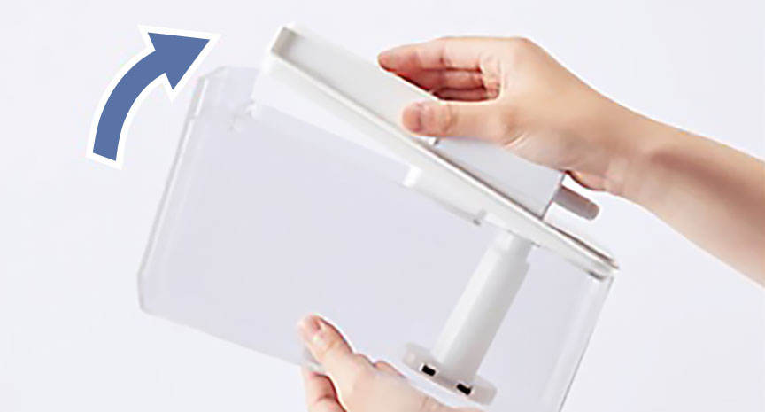 画像：フタを外す